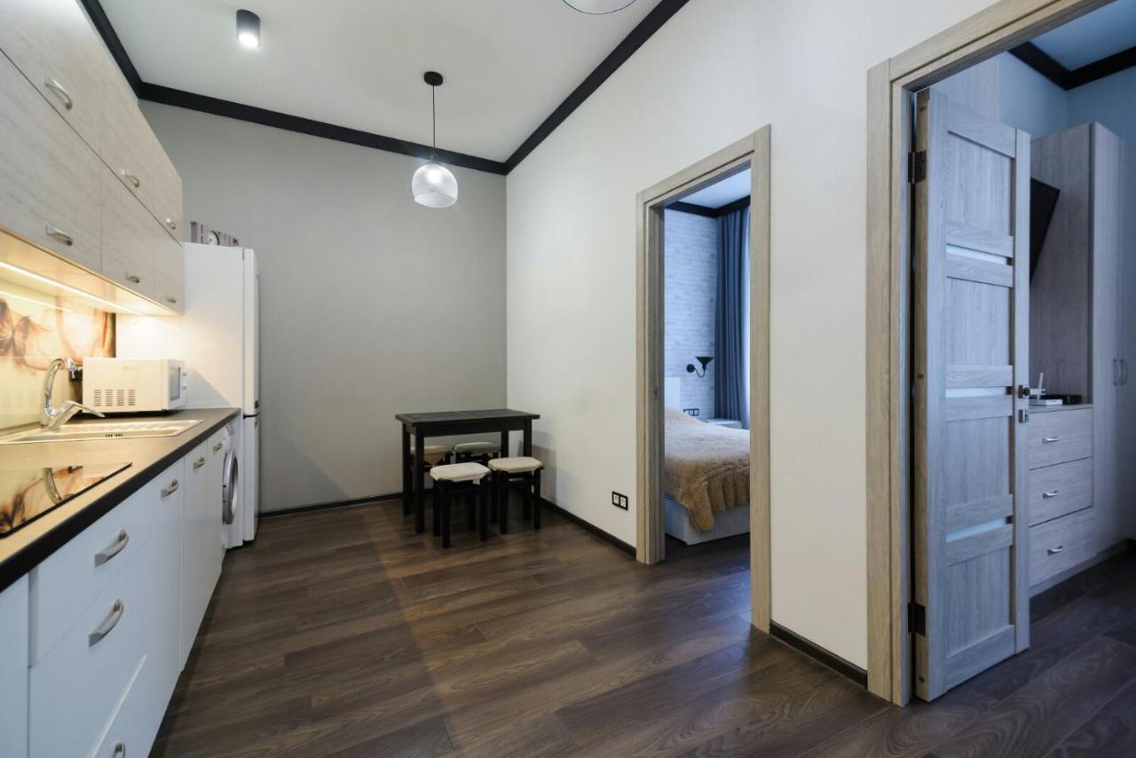 Стильна Квартира В Самому Центрі Lviv Exterior photo